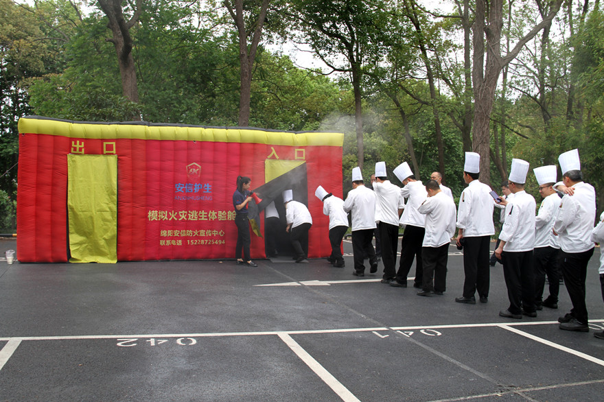 火災(zāi)逃生艙體驗_副本 火災(zāi)逃生艙體驗_副本